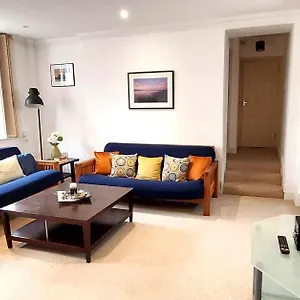 extremely-well-located-seafront-1-bedroom-apartment-in.brighton-hotels-england.com/